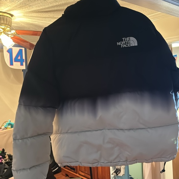 North face bubble jacket - Picture 2 of 3
